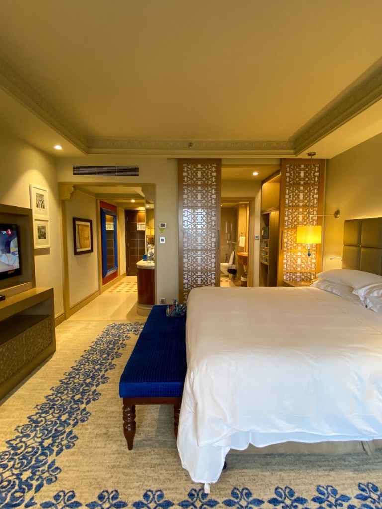 luxurious modern hotel room in mumbai